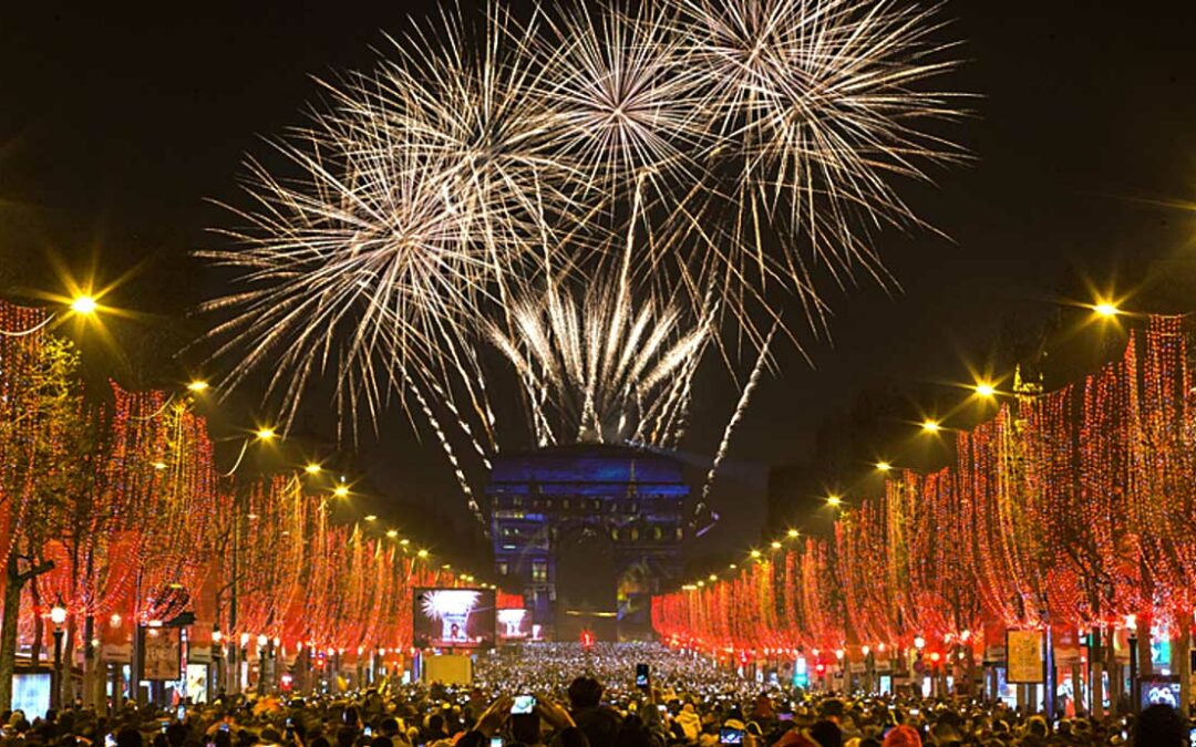 Silvester 2022 auf dem Champs-Elysées – Feuerwerk am Triumphbogen