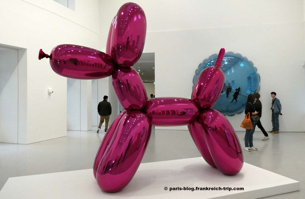 Balloon Dog - Jeff Koons - Ausstellung in der Bourse de Commerce 